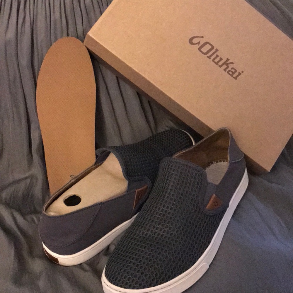 Olukai Pehuea. Color: Pavement. Size: 9US/39EU